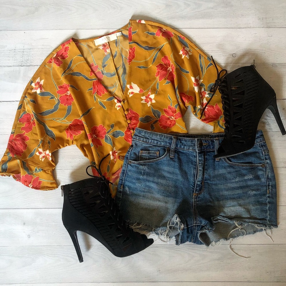 ASTR the Label Crop Top